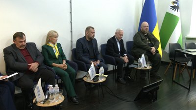 25 громад Чернігівщини підписали меморандум про наміри вступити до "Асоціації прифронтових міст та громад України" 25 громад Чернігівщини підписали меморандум про наміри вступити до "Асоціації прифронтових міст та громад України"