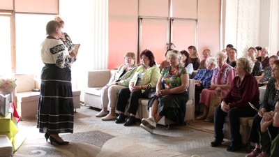 "Я живий, мамо" — письменниця з Рівного презентувала книгу у пам'ять про загиблого на війні сина "Я живий, мамо" — письменниця з Рівного презентувала книгу у пам'ять про загиблого на війні сина