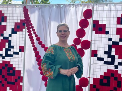 Показ мод, благодійний ярмарок та концерти. Як відзначили День вишиванки у Дніпрі Показ мод, благодійний ярмарок та концерти. Як відзначили День вишиванки у Дніпрі