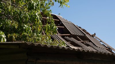 "Мене вкинуло хвилею назад у коридор": жителька села на Кіровоградщині про нічний обстріл "Мене вкинуло хвилею назад у коридор": жителька села на Кіровоградщині про нічний обстріл