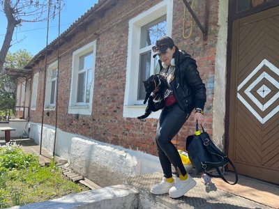 "Терпіли до останнього". Жінку з котом та подружжя евакуювали волонтери гуманітарної місії "Проліска" "Терпіли до останнього". Жінку з котом та подружжя евакуювали волонтери гуманітарної місії "Проліска"
