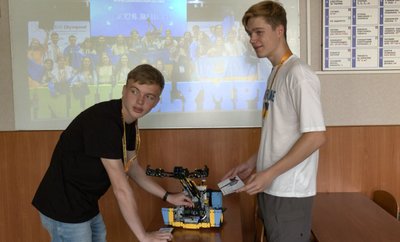 Юліан Головчук і Дмитро Назарук — переможці олімпіади геніїв у США Юліан Головчук і Дмитро Назарук — переможці олімпіади геніїв у США