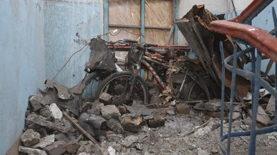 У Кам'янському невідомі розграбовують оселі, потрощені внаслідок обстрілу РФ 6 листопада У Кам'янському невідомі розграбовують оселі, потрощені внаслідок обстрілу РФ 6 листопада