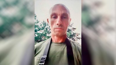 На Чернігівщині поховали трьох бійців ЗСУ, які боронили Україну На Чернігівщині поховали трьох бійців ЗСУ, які боронили Україну