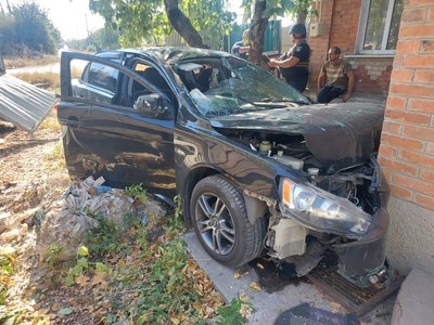 28 вересня близько 13:00 російський дрон атакував цивільне приватне авто у прикордонній Козачій Лопані 28 вересня близько 13:00 російський дрон атакував цивільне приватне авто у прикордонній Козачій Лопані