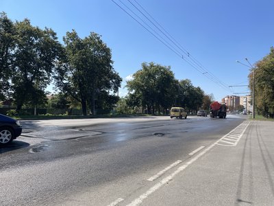 У Полтаві під час спеки щодня поливають вулиці водою