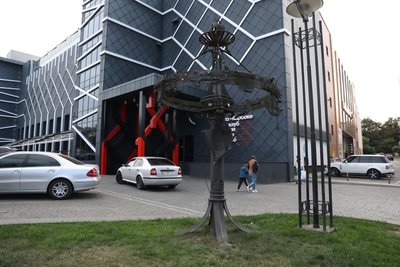 На 600-річчя міста команда коваля Андрія Хорта подарувала місту "Коло друзів" На 600-річчя міста команда коваля Андрія Хорта подарувала місту "Коло друзів"