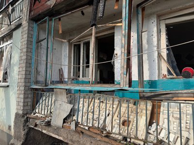 Удар РФ по Синельниковому: що відбувається на місці події