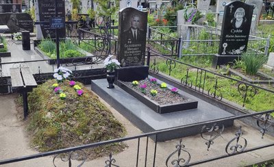 Влучання у могилу батьків: на що розраховувати черкасцям, могили рідних яких пошкодила ракета Влучання у могилу батьків: на що розраховувати черкасцям, могили рідних яких пошкодила ракета