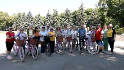 У Вінниці стартували велопрогулянки для пенсіонерів У Вінниці стартували велопрогулянки для пенсіонерів