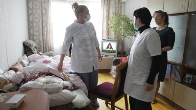 "Це завжди важкі пацієнти": як у Вінниці працює паліативна бригада медиків "Це завжди важкі пацієнти": як у Вінниці працює паліативна бригада медиків