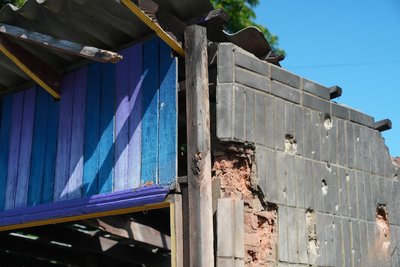 Удар дрона по дошкільному закладу в Сумах: пошкоджено вікна та двері, постраждалих немає Удар дрона по дошкільному закладу в Сумах: пошкоджено вікна та двері, постраждалих немає