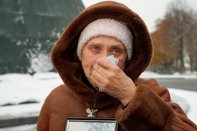 У День Збройних сил у центрі Харкова полеглих військових вшанували хвилиною мовчання, пройшла акція "Зупинись" У День Збройних сил у центрі Харкова полеглих військових вшанували хвилиною мовчання, пройшла акція "Зупинись"