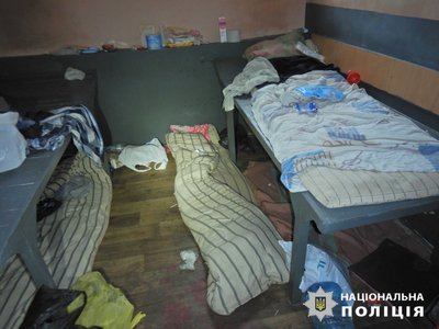 "Били, майже не годували, а замість питної води давали технічну". Судитимуть ймовірних катів з Куп'янщини "Били, майже не годували, а замість питної води давали технічну". Судитимуть ймовірних катів з Куп'янщини