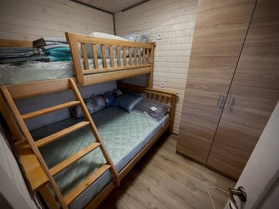 В Одесі дві сімʼї, чиї домівки зруйновані через атаку РФ, отримали модульні будинки В Одесі дві сімʼї, чиї домівки зруйновані через атаку РФ, отримали модульні будинки
