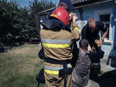 На Миколаївщині рятувальники дістали чоловіка із колодязя