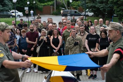 В Ужгороді попрощалися з полеглим захисником Юрієм Кучериком В Ужгороді попрощалися з полеглим захисником Юрієм Кучериком