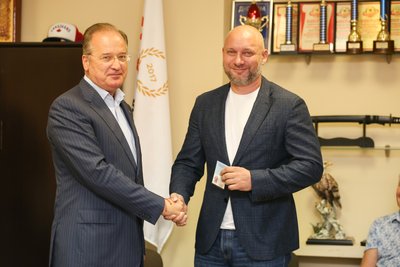 Колишній віцемер Одеси пішов у політику та очолив міську організацію партії "Батьківщина" Колишній віцемер Одеси пішов у політику та очолив міську організацію партії "Батьківщина"