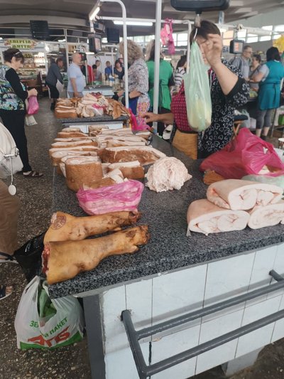 Крижок, Бочок, Генеральське — яке сало і за якою ціною продають на ринку у Черкасах Крижок, Бочок, Генеральське — яке сало і за якою ціною продають на ринку у Черкасах