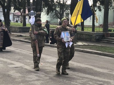 Назавжди 25: на Черкащині попрощалися із захисником Назавжди 25: на Черкащині попрощалися із захисником