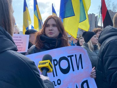 Протест студентів у Житомирі: студенти Поліського університету збираються на пікет у Київ Протест студентів у Житомирі: студенти Поліського університету збираються на пікет у Київ