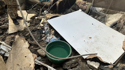Місце удару БпЛА в багатоповерхівку у Полтаві: ВІДЕО та ФОТО Місце удару БпЛА в багатоповерхівку у Полтаві: ВІДЕО та ФОТО