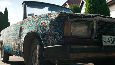 Авто-килим: як хлопці з Рокитного перетворили старі жигулі на кабріолет Авто-килим: як хлопці з Рокитного перетворили старі жигулі на кабріолет