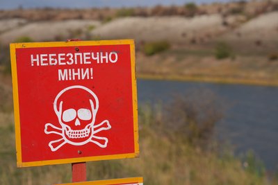 Підводне розмінування: як працюють рятувальники Херсонщини Підводне розмінування: як працюють рятувальники Херсонщини