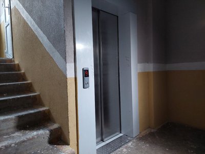 Ліфт, який встановили у будинку Ліфт, який встановили у будинку