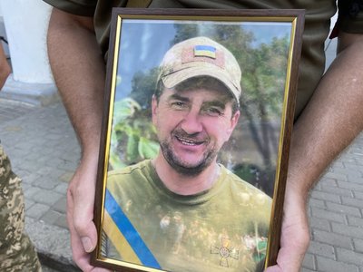 У Полтаві планують встановити меморіальні дошки 14 полеглим захисникам У Полтаві планують встановити меморіальні дошки 14 полеглим захисникам