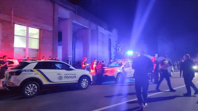 У Вінниці люди штурмують міський ТЦК та СП: що відомо У Вінниці люди штурмують міський ТЦК та СП: що відомо