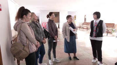 Батьки деяких учнів проти, аби їхні діти проходили через металодетектор у гімназії в Рівному