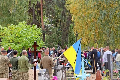 В Охтирці на Сумщині попрощалися з військовослужбовцем Русланом Тимошенком В Охтирці на Сумщині попрощалися з військовослужбовцем Русланом Тимошенком