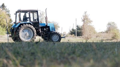 На Вінниччині 14 жінок опановують професію тракториста в рамках міжнародної програми