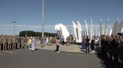 Під звуки серцебиття у "Серці України": на Черкащині підняли державний стяг