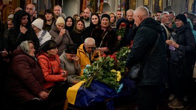 "Був чуйним та добрим лікарем, якого любили пацієнти": у Чернігові попрощалися з Андрієм Мохоньком "Був чуйним та добрим лікарем, якого любили пацієнти": у Чернігові попрощалися з Андрієм Мохоньком