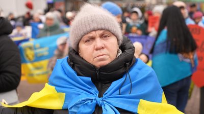 "Стоїмо і віримо, що наші повернуться": у Хмельницькому відбулася 132 акція "Поверніть Героїв з полону" "Стоїмо і віримо, що наші повернуться": у Хмельницькому відбулася 132 акція "Поверніть Героїв з полону"