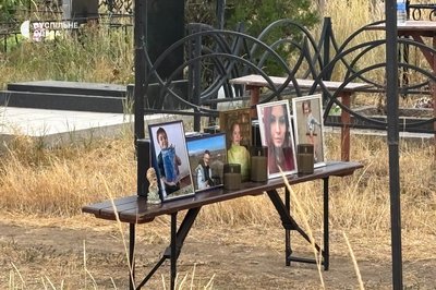 В Одесі поховали урни з прахом родини, яка загинула від ракетної атаки в Ізраїлі