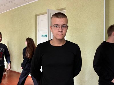 Учні житомирського ліцею продають каштани і передають гроші на потреби ЗСУ Учні житомирського ліцею продають каштани і передають гроші на потреби ЗСУ