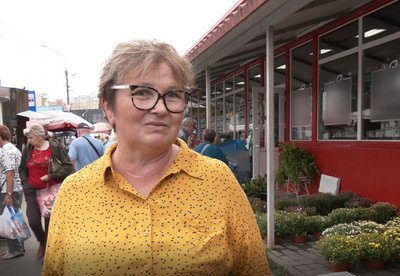 Покупчиня, помідори, ціни на помідори, ринок у Тернополі
