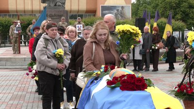 З капітаном Сергієм Бандрівським попрощалися у Рівному З капітаном Сергієм Бандрівським попрощалися у Рівному