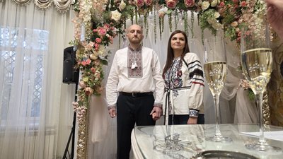 "Багато кохання": у Миколаєві 25 жовтня одружились 13 пар "Багато кохання": у Миколаєві 25 жовтня одружились 13 пар