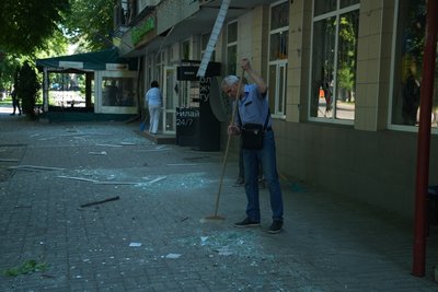 "Дівчинка кричала: папа, папа!": очевидці про удар по центру Сум "Дівчинка кричала: папа, папа!": очевидці про удар по центру Сум
