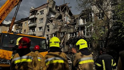 Фоторепортаж: наслідки дронової атаки по Миколаєву Фоторепортаж: наслідки дронової атаки по Миколаєву