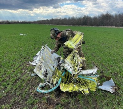 На Кіровоградщині знайшли бойові частини російської ракети На Кіровоградщині знайшли бойові частини російської ракети