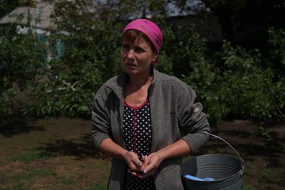 "Куму вбило просто на городі": що розповіли місцеві про обстріли прифронтової Гаврилівки на Дніпропетровщині "Куму вбило просто на городі": що розповіли місцеві про обстріли прифронтової Гаврилівки на Дніпропетровщині