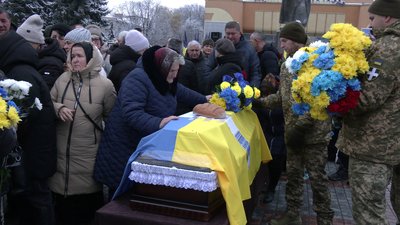 З військовим Андрієм Байраком попрощалися у Рівному З військовим Андрієм Байраком попрощалися у Рівному