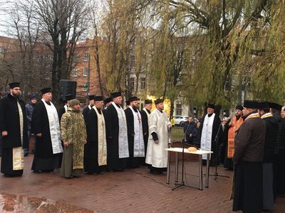 Священнослужителі відправили панахиду за померлими від голоду, 22 листопада 2025 року, Хмельницький Священнослужителі відправили панахиду за померлими від голоду, 22 листопада 2025 року, Хмельницький
