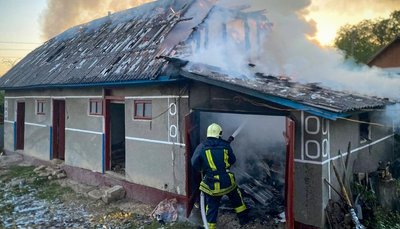 За добу на Хмельниччині сталося 27 пожеж: вогнем знищено 15 тисяч квадратних метрів землі За добу на Хмельниччині сталося 27 пожеж: вогнем знищено 15 тисяч квадратних метрів землі