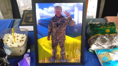 У Кропивницькому попрощались із захисниками Романом Конограєм та Сергієм Гриньком У Кропивницькому попрощались із захисниками Романом Конограєм та Сергієм Гриньком